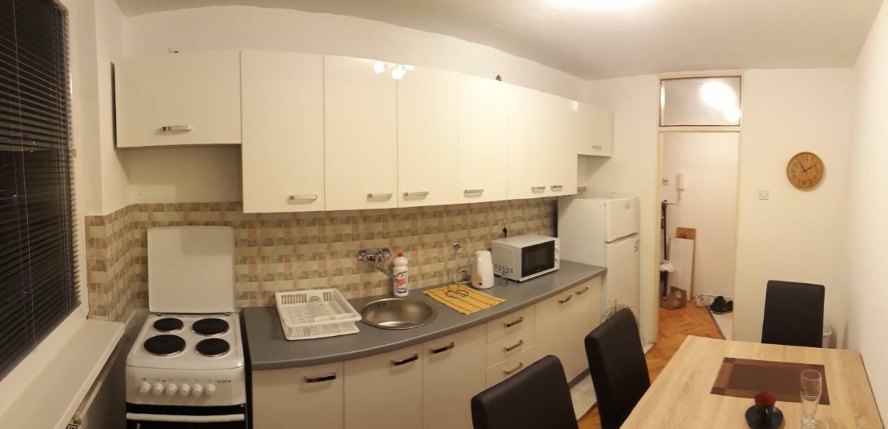 Apartment Ambrela 2 ซาราเยโว ภายนอก รูปภาพ