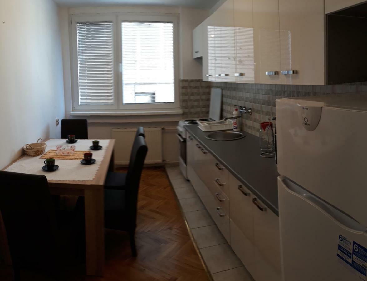 Apartment Ambrela 2 ซาราเยโว ภายนอก รูปภาพ